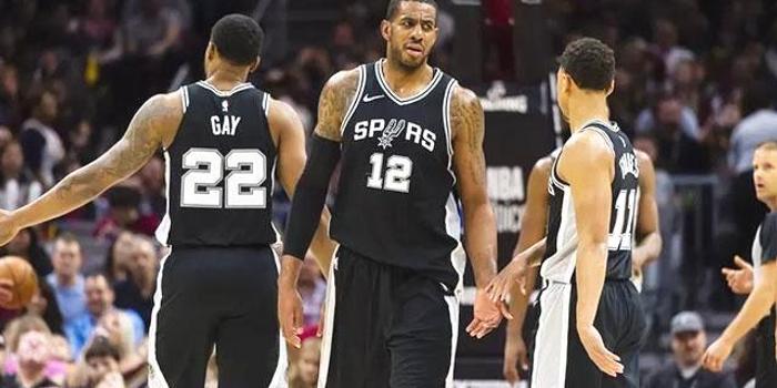  亚特兰大锁定前四，真蓝黑军团强势收官