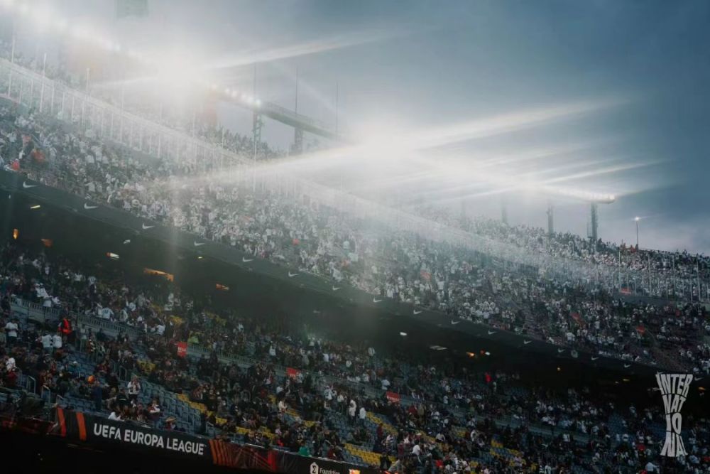  法兰克福高空轰炸得手，定位球成致胜法宝